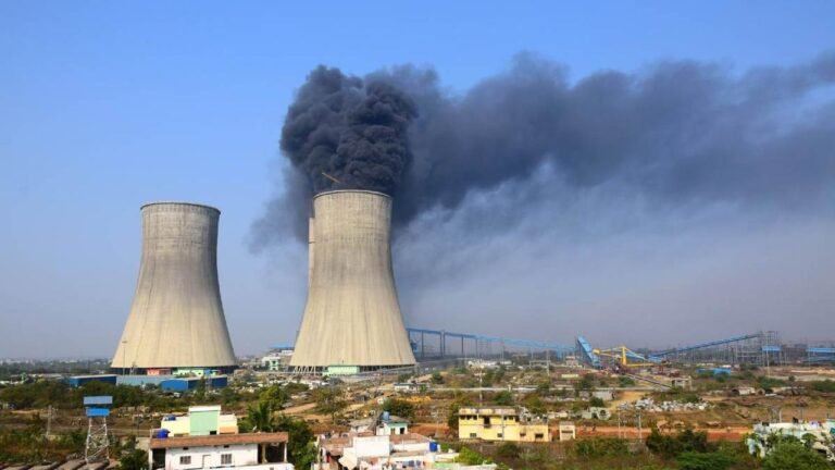 India drops two places but remains among top 10 climate performers: Report 1 India drops two places but remains among top 10 climate performers: Report