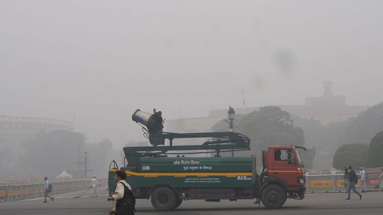 GRAP-4 restrictions from Monday as pollution worsens in Delhi-NCR 1 GRAP-4 restrictions from Monday as pollution worsens in Delhi-NCR