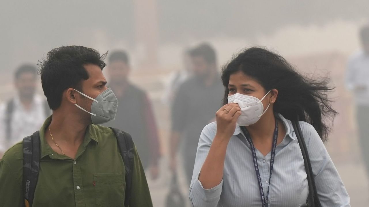 Delhi's air quality slips back to 'severe' with AQI at 420 1 Delhi's air quality slips back to 'severe' with AQI at 420