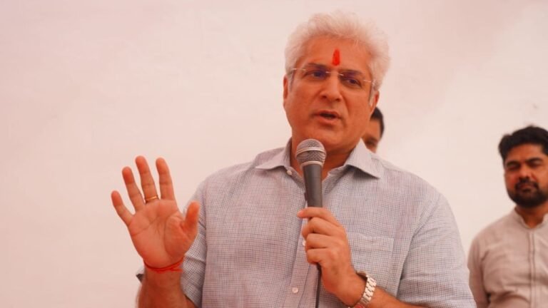 Kailash Gahlot resigns as Delhi Transport minister, quits AAP 5 Kailash Gahlot resigns as Delhi Transport minister, quits AAP