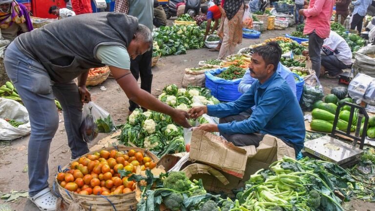 Retail inflation rises to 6.21% in Oct amid higher food prices 7 Retail inflation rises to 6.21% in Oct amid higher food prices