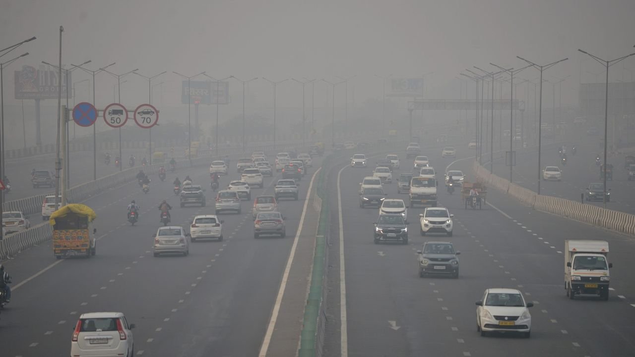 Delhi's air quality remains 'very poor', AQI at 367