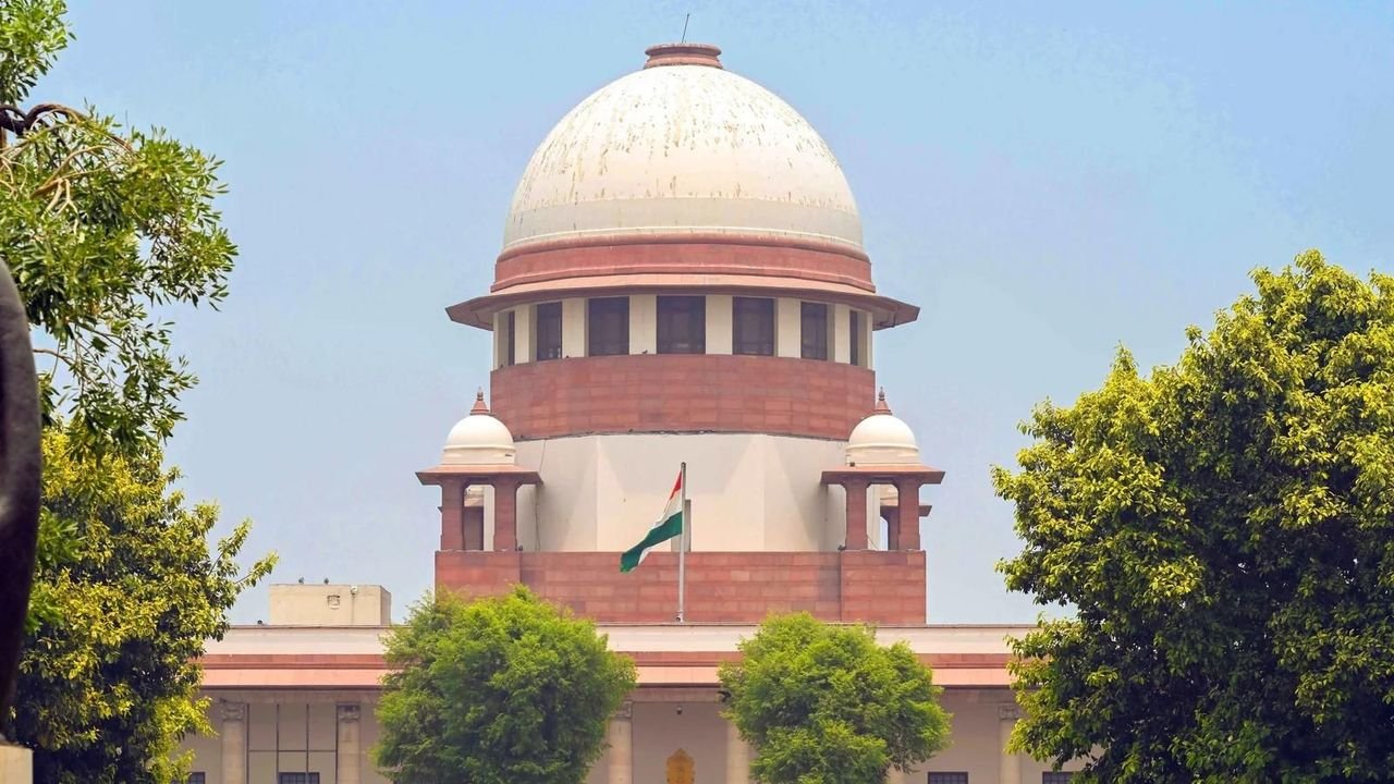 SC junks pleas challenging words ‘socialist’, ‘secular’ in Preamble to Constitution 1 SC junks pleas challenging words ‘socialist’, ‘secular’ in Preamble to Constitution