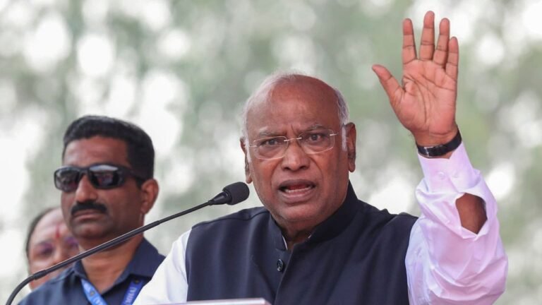 BJP leaders raising divisive slogans to polarise society, people shouldn't fall for it: Kharge 8 BJP leaders raising divisive slogans to polarise society, people shouldn't fall for it: Kharge