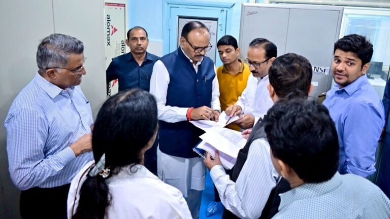 UP govt orders three-tier probe into Jhansi hospital fire; announces ex gratia for kin of deceased 7 UP govt orders three-tier probe into Jhansi hospital fire; announces ex gratia for kin of deceased