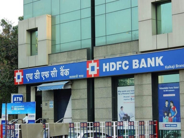 Mcap of 8 of top-10 most-valued domestic firms jumps Rs 1.55 lakh cr; HDFC Bank, TCS sparkle 10 Mcap of 8 of top-10 most-valued domestic firms jumps Rs 1.55 lakh cr; HDFC Bank, TCS sparkle