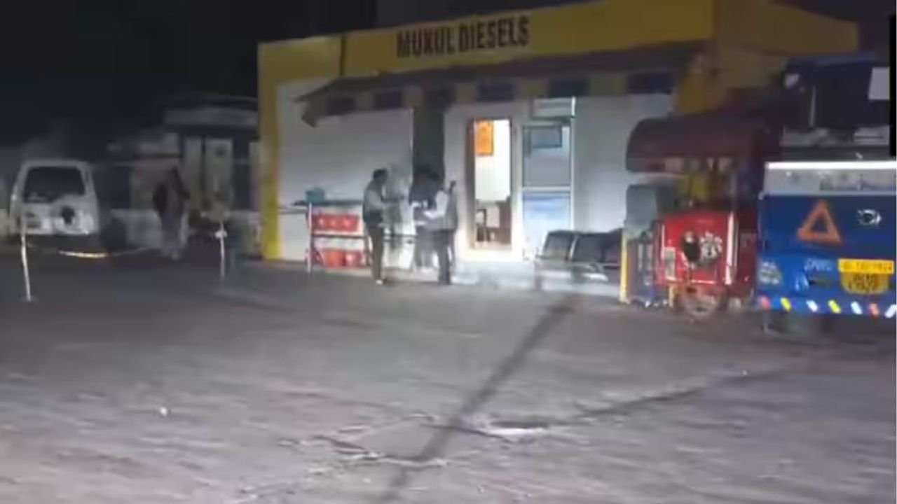 Employee injured in firing at petrol pump in Delhi's Gokulpuri 1 Employee injured in firing at petrol pump in Delhi's Gokulpuri