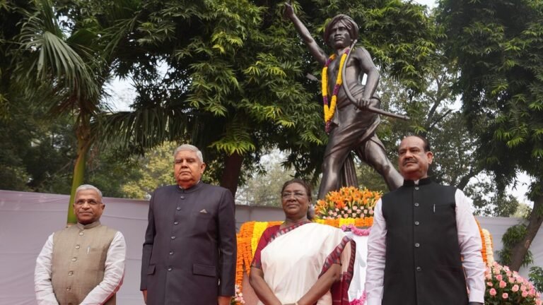 President Murmu leads nation in paying tributes to tribal icon Birsa Munda