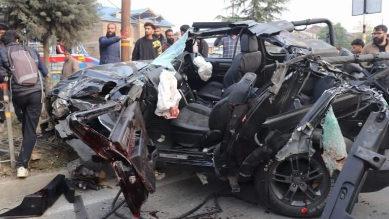 J-K: 2 teenage boys driving SUV die in road accident; sparks calls to curb underage driving 4 J-K: 2 teenage boys driving SUV die in road accident; sparks calls to curb underage driving
