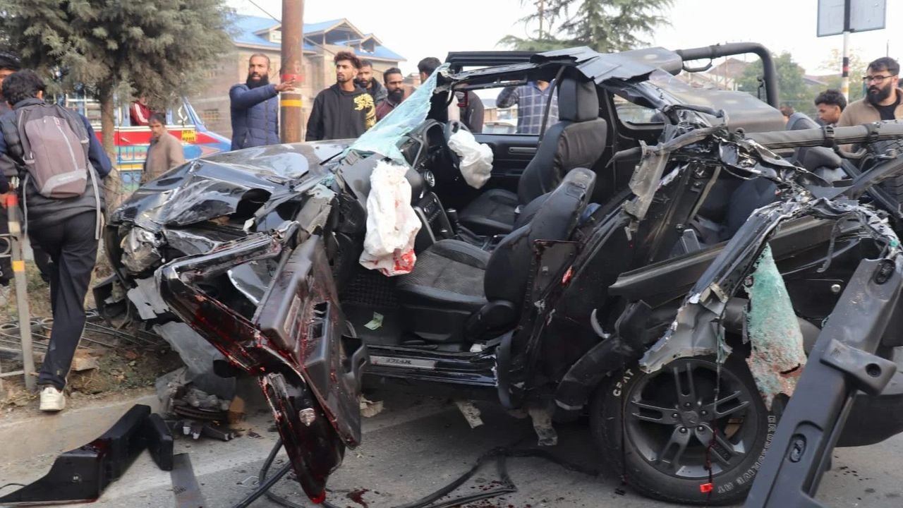 Two teens' death in road accident in Srinagar sparks calls to curb underage driving 1 Two teens' death in road accident in Srinagar sparks calls to curb underage driving