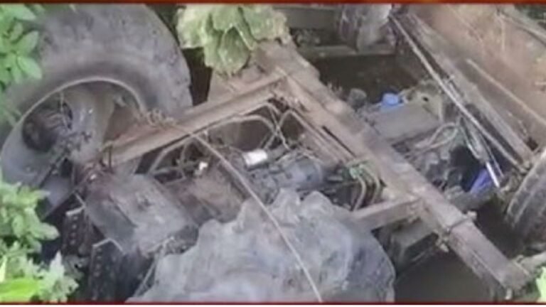 2 killed as tractor overturns in MP's Raisen