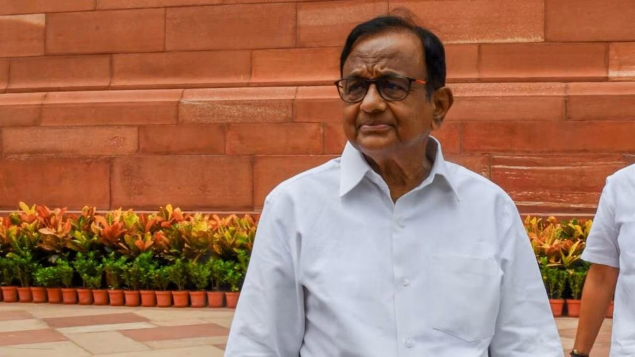 Delhi HC seeks CBI stand on Chidambaram's plea over framing of charges in INX Media case 1 Delhi HC seeks CBI stand on Chidambaram's plea over framing of charges in INX Media case