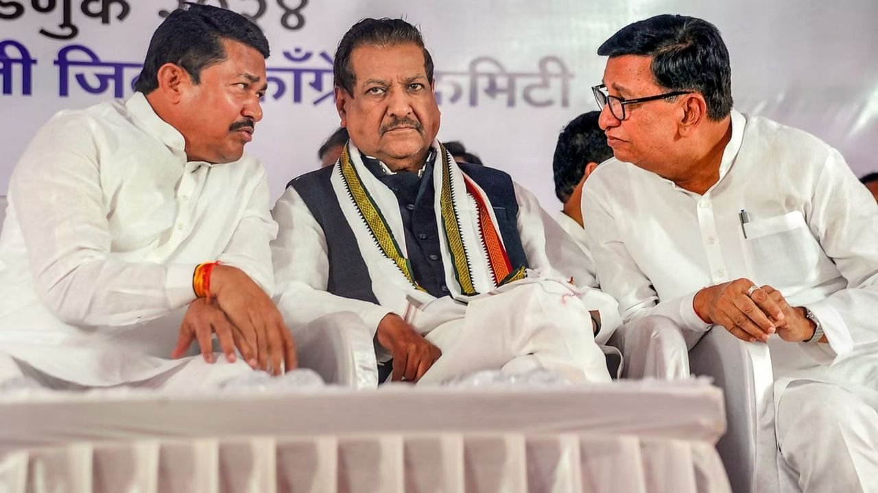 Shocker for Congress as senior leaders Chavan, Thorat stare at defeat 1 Shocker for Congress as senior leaders Chavan, Thorat stare at defeat