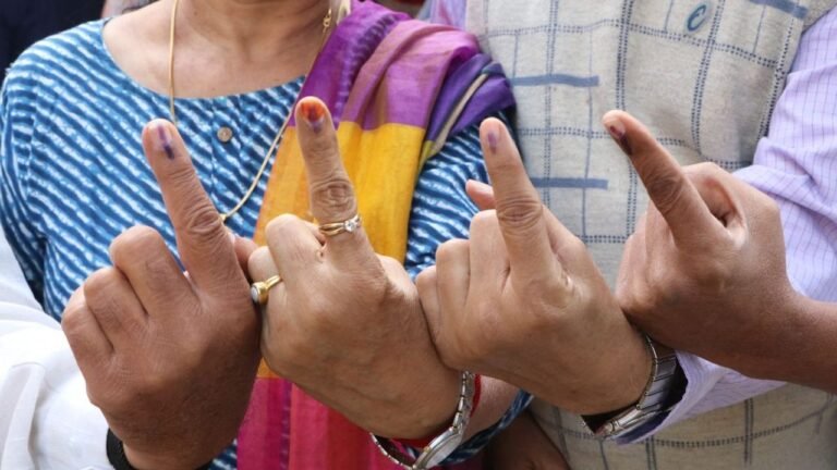 Maharashtra polls: BMC chief urges Mumbaikars to cast their votes 7 Maharashtra polls: BMC chief urges Mumbaikars to cast their votes