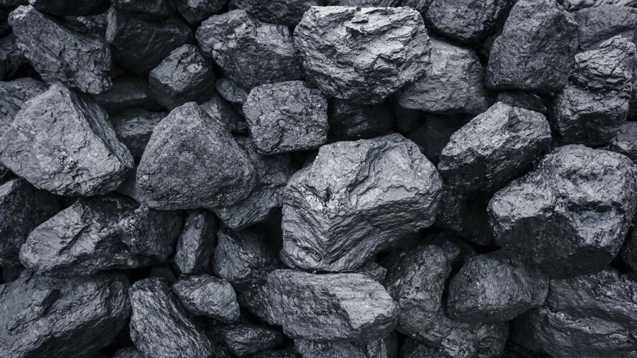 India's coal import rises 8% to 140.60 MT in Apr-Sept