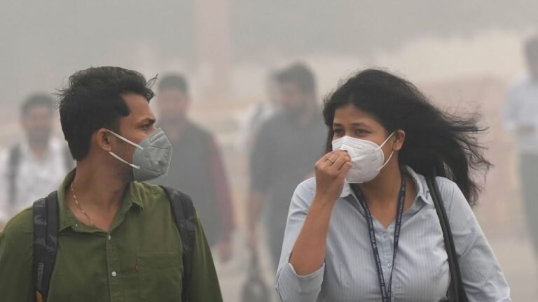 Delhi's AQI in 'severe' category at 427, minimum temp 5.9 deg C