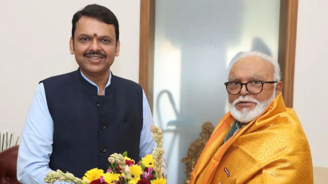 Sulking Bhujbal meets CM Fadnavis, discusses political and social issues 1 Sulking Bhujbal meets CM Fadnavis, discusses political and social issues