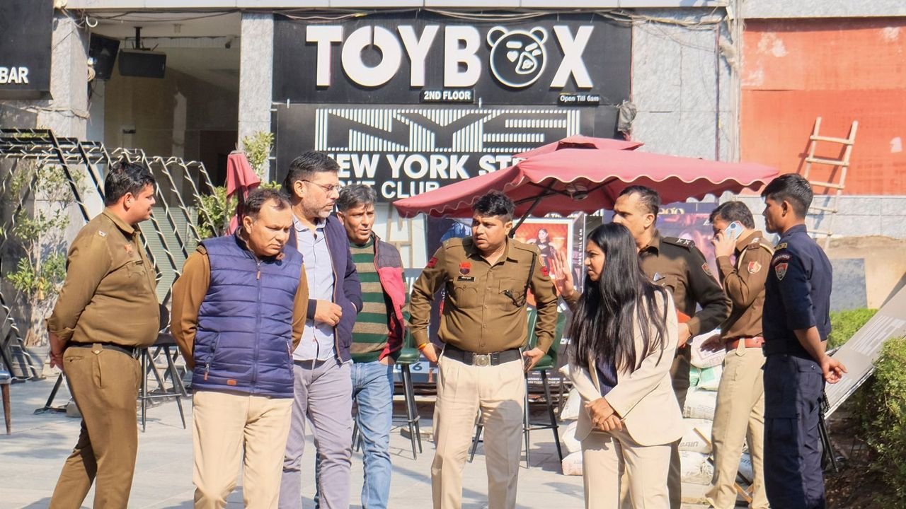 Low-intensity blast outside pub in Gurugram's Sector-29, suspect held 1 Low-intensity blast outside pub in Gurugram's Sector-29, suspect held