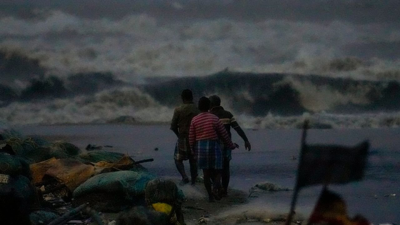 Rains lash TN, Pondy; cyclonic storm 'Fengal' makes landfall