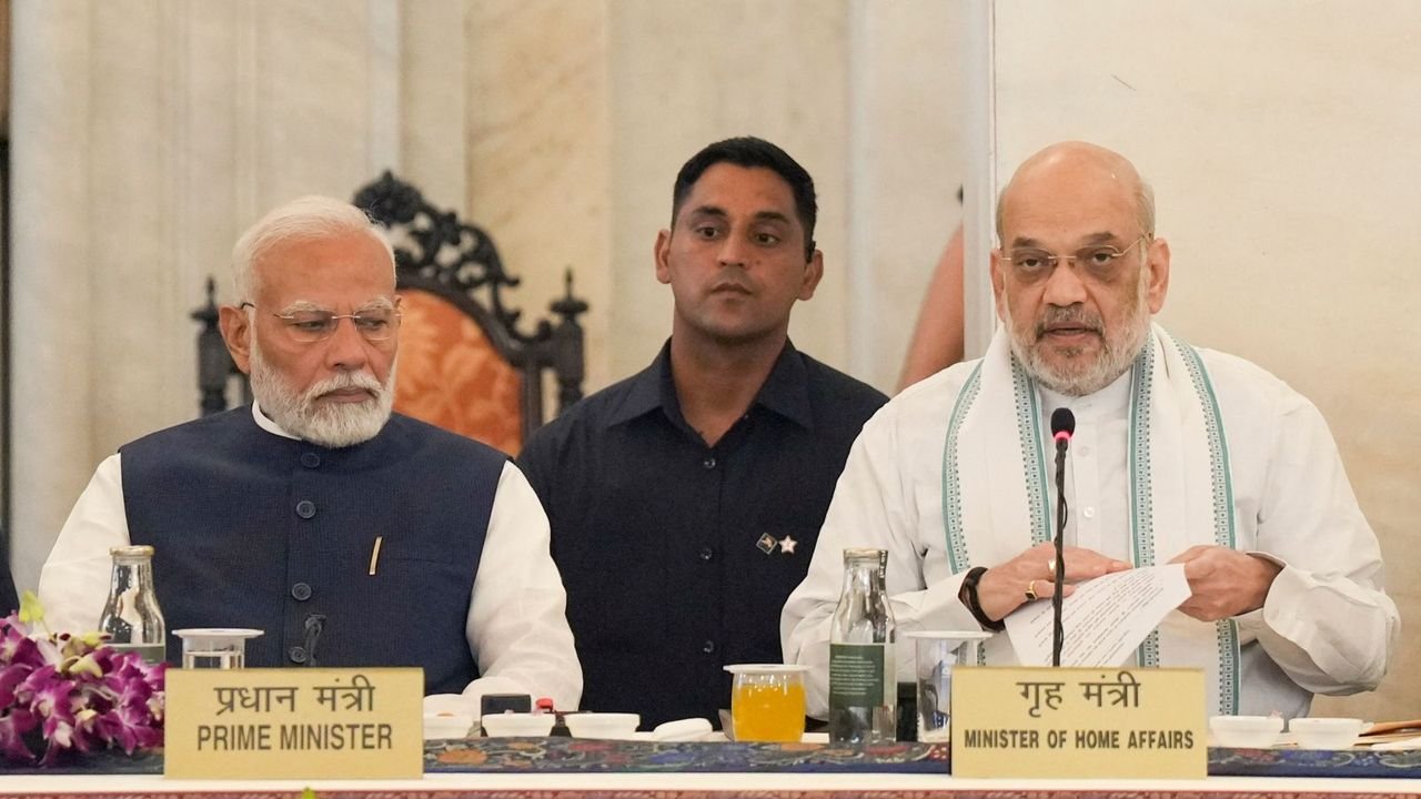 PM Modi, Home Minsiter Amit Shah hails BSF on its raising day