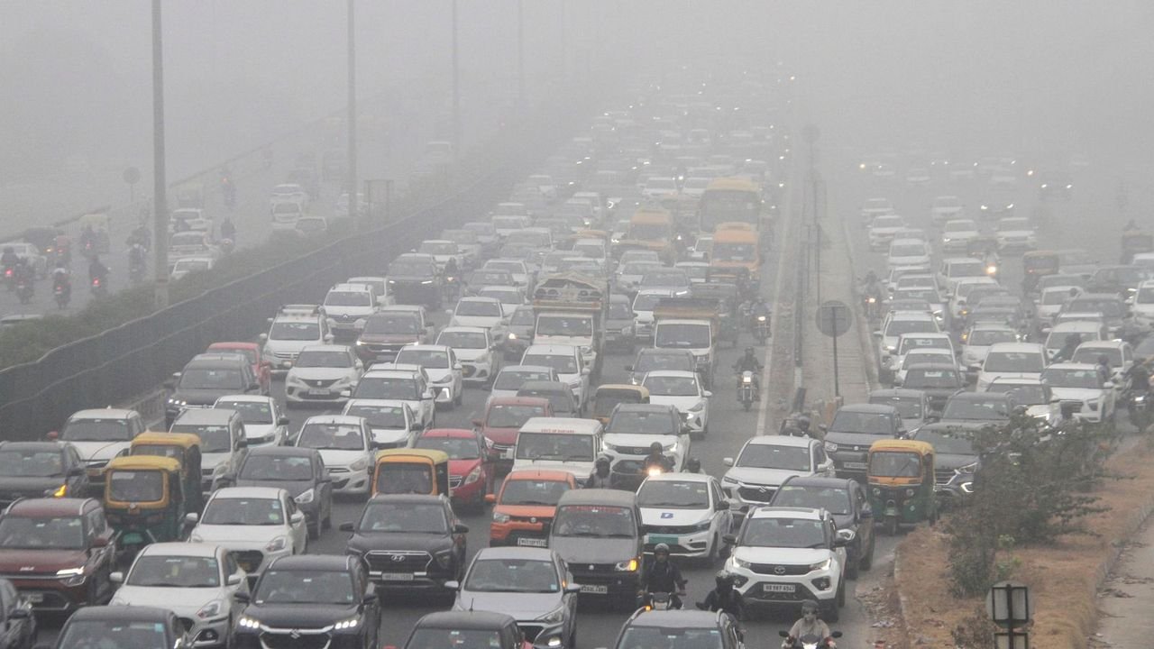 Delhi Traffic Police intensifies vehicle checks under GRAP STAGE III restrictions 1 Delhi Traffic Police intensifies vehicle checks under GRAP STAGE III restrictions