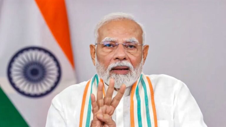 PM Modi greets people on 'Gita Jayanti' 9 PM Modi greets people on 'Gita Jayanti'