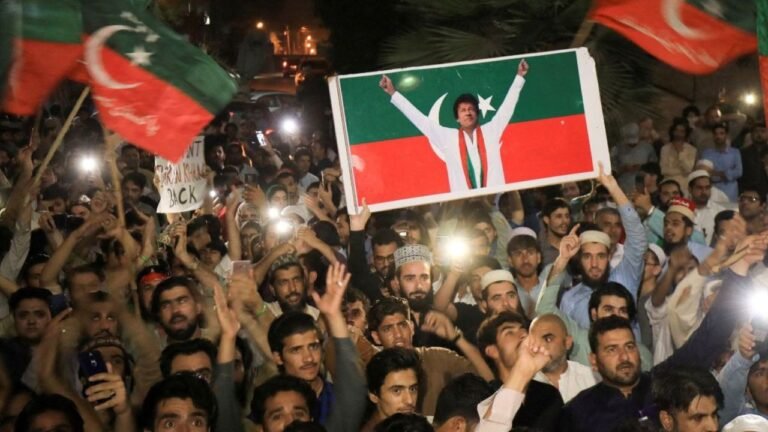 Pak govt, Imran Khan's party agree to continue talks to resolve contentious issues 2 Pak govt, Imran Khan's party agree to continue talks to resolve contentious issues