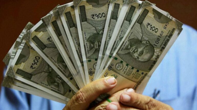 Rupee falls 4 paise to all-time low of 84.76 against US dollar in early trade 10 Rupee falls 4 paise to all-time low of 84.76 against US dollar in early trade