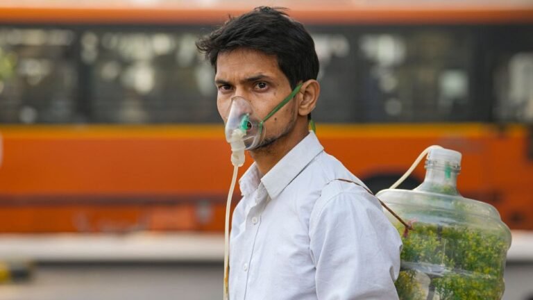 Delhi AQI worsens further, minimum temperature 7.6 degrees Celsius 2 Delhi AQI worsens further, minimum temperature 7.6 degrees Celsius