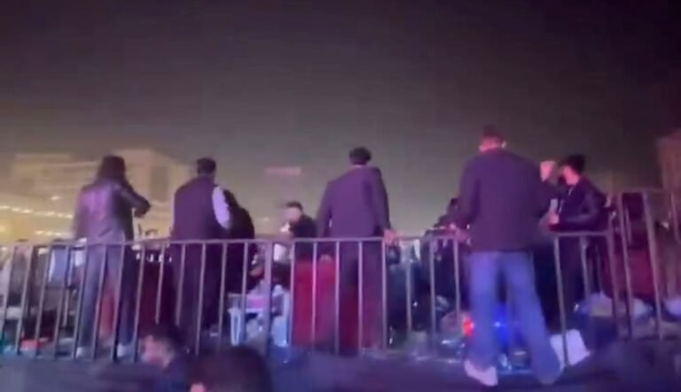 4 held for creating ruckus, assaulting cop at Karan Aujla's concert in Gurugram 11 4 held for creating ruckus, assaulting cop at Karan Aujla's concert in Gurugram