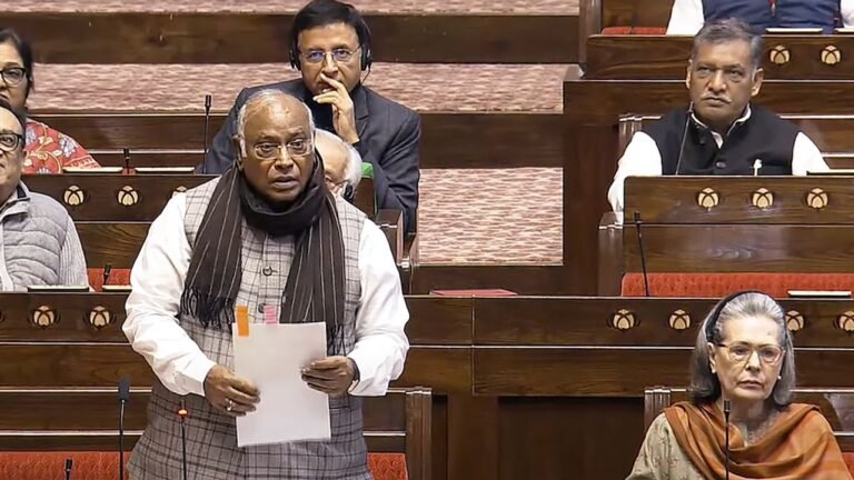 Congress alleges PM of twisting facts on Nehru; demands apology 4 Congress alleges PM of twisting facts on Nehru; demands apology