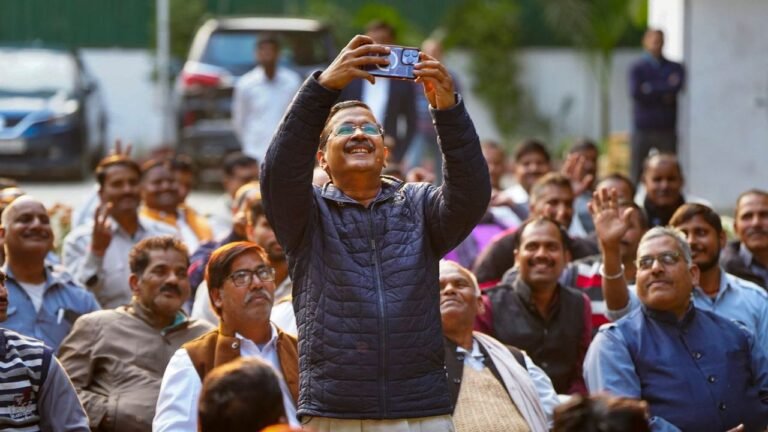 Delhi polls: Kejriwal announces Rs 10 lakh insurance for auto drivers 10 Delhi polls: Kejriwal announces Rs 10 lakh insurance for auto drivers