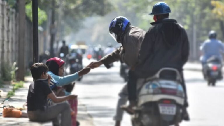 From Jan 1, FIR to be lodged against people giving alms to beggars in Indore 7 From Jan 1, FIR to be lodged against people giving alms to beggars in Indore