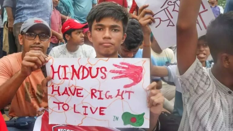 Hundreds of people take part in rally to protest attack on Hindus in Bangladesh 1 Hundreds of people take part in rally to protest attack on Hindus in Bangladesh