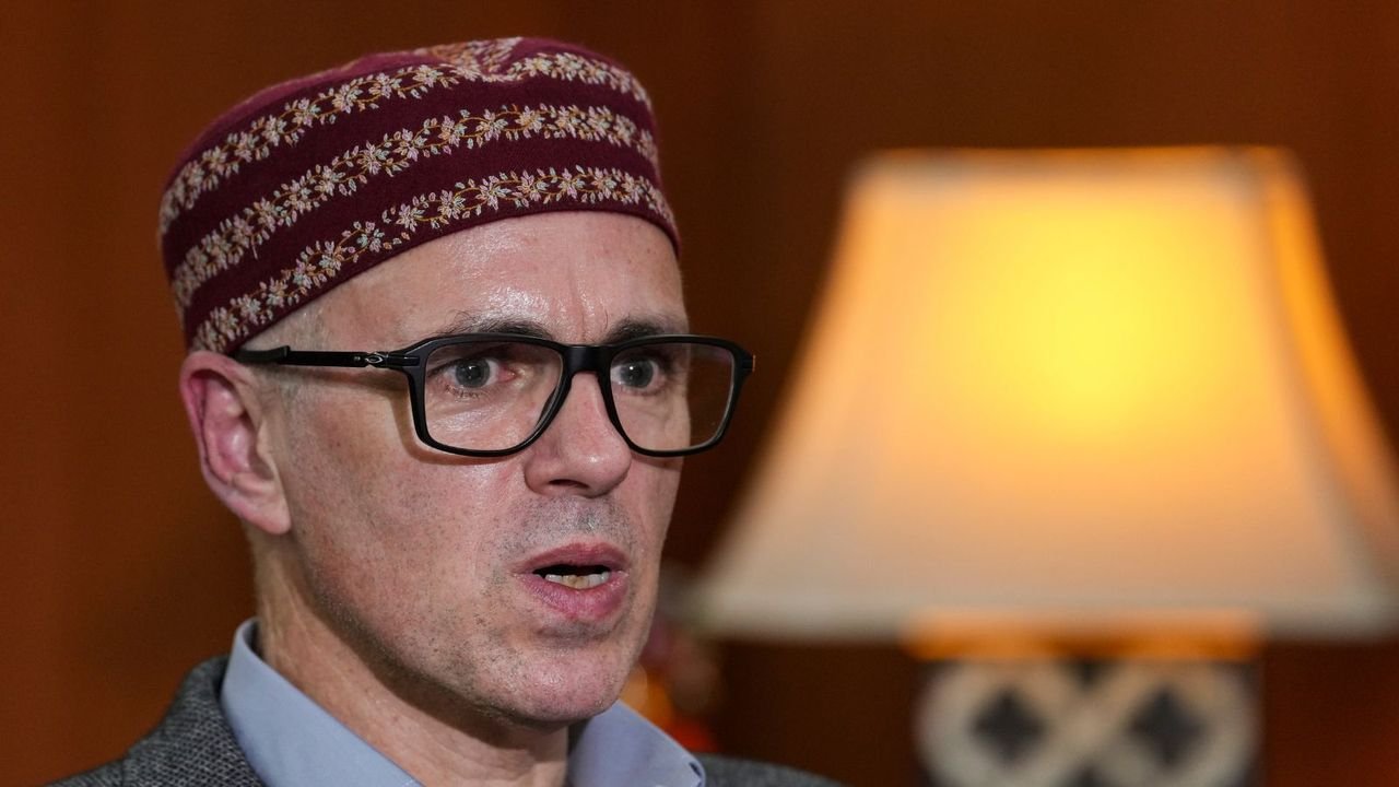 Two power centres are recipe for disaster, says J-K CM Omar Abdullah