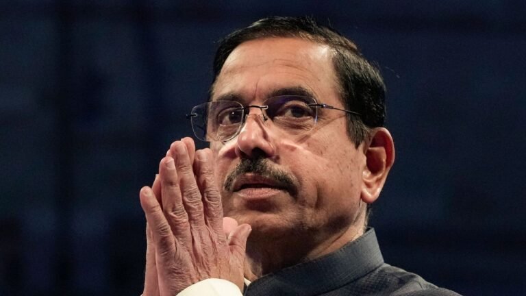 Today's Cong is 'duplicate Congress' led by 'fake Gandhis': Pralhad Joshi 8 Today's Cong is 'duplicate Congress'  led by 'fake Gandhis': Pralhad Joshi