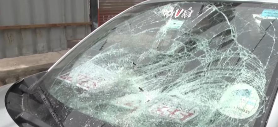 Vandalism Near Bengaluru MLA’s House: Rowdy Elements Smash 10 Cars, 4 Autos Allegedly Over Tanker Passage Blockage