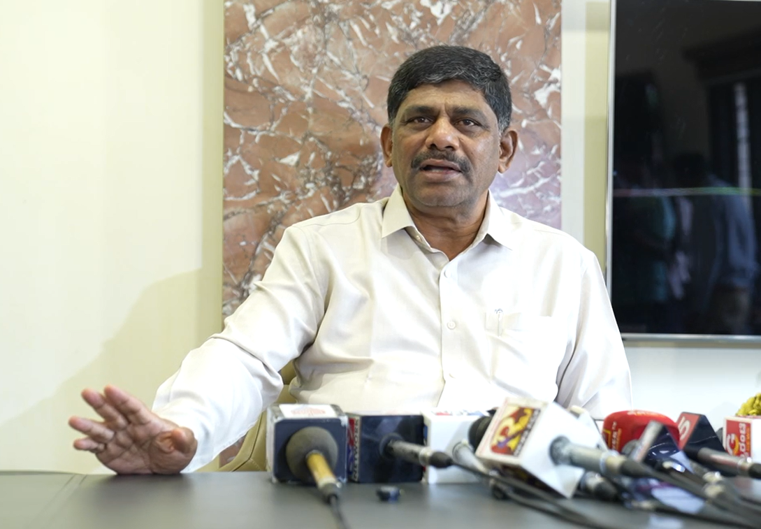 DK Shivakumar Neither in a Hurry Nor Worried, Says Bamul President DK Suresh Amid Leadership Speculation 1 DK Shivakumar Neither in a Hurry Nor Worried, Says Bamul President DK Suresh Amid Leadership Speculation