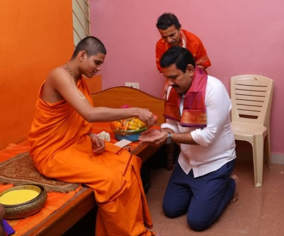 BJP Karnataka President B Y Vijayendra Invited for 2026 Paryaya by Shiroor Seer Vedavardhanateertha in Bengaluru 1 BJP Karnataka President B Y Vijayendra Invited for 2026 Paryaya by Shiroor Seer Vedavardhanateertha in Bengaluru