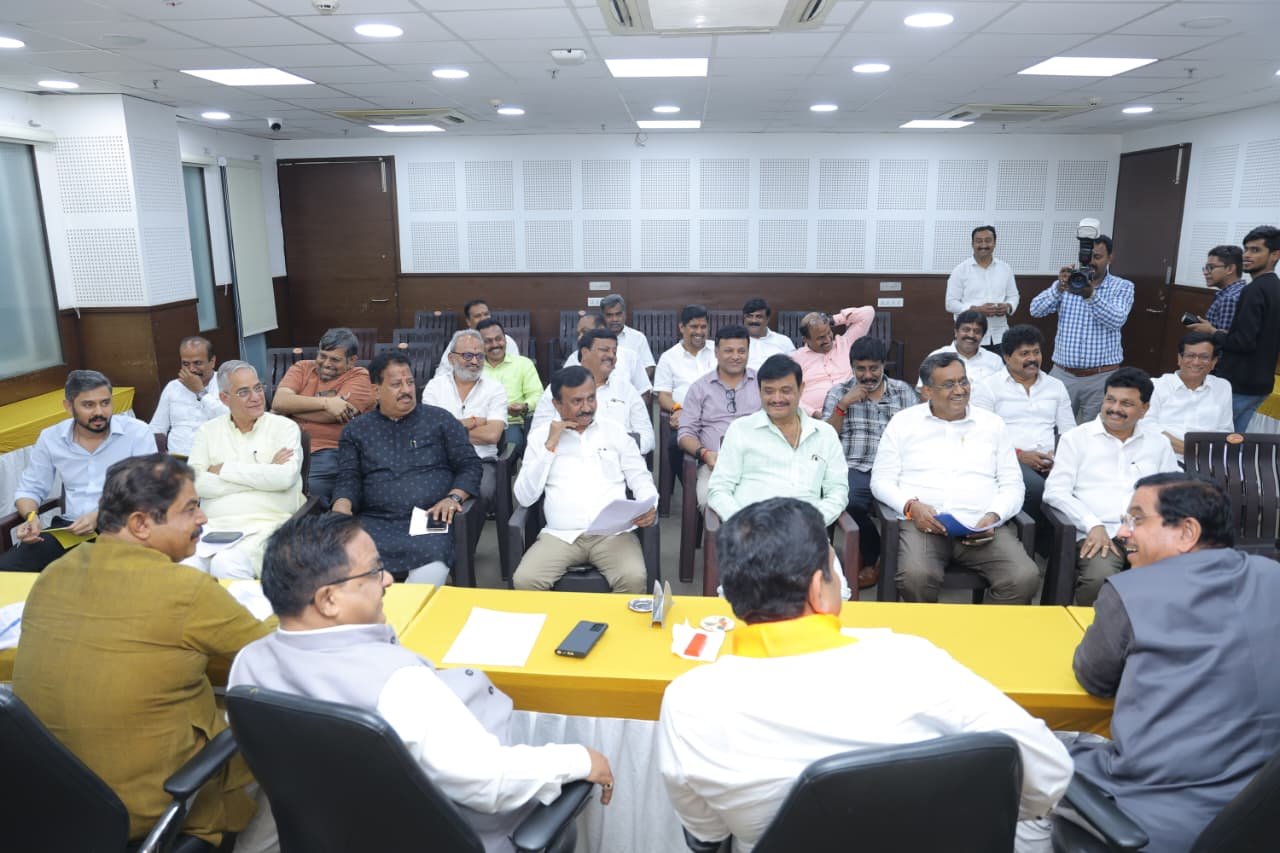 BJP Chief B.Y. Vijayendra Announces Statewide Tours Ahead of Zilla, Taluk Panchayat Polls; Strategy Talks Include Elections for Five Bengaluru Corporations Under Greater Bengaluru Authority