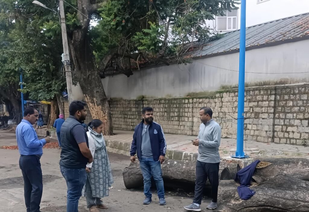 Bengaluru Civic Commissioners Conduct Early Morning Spot Inspections Across City, Central Commissioner Holds Review Meeting 2 Bengaluru North City Corporation Commissioner Pommalu Sunil Kumar