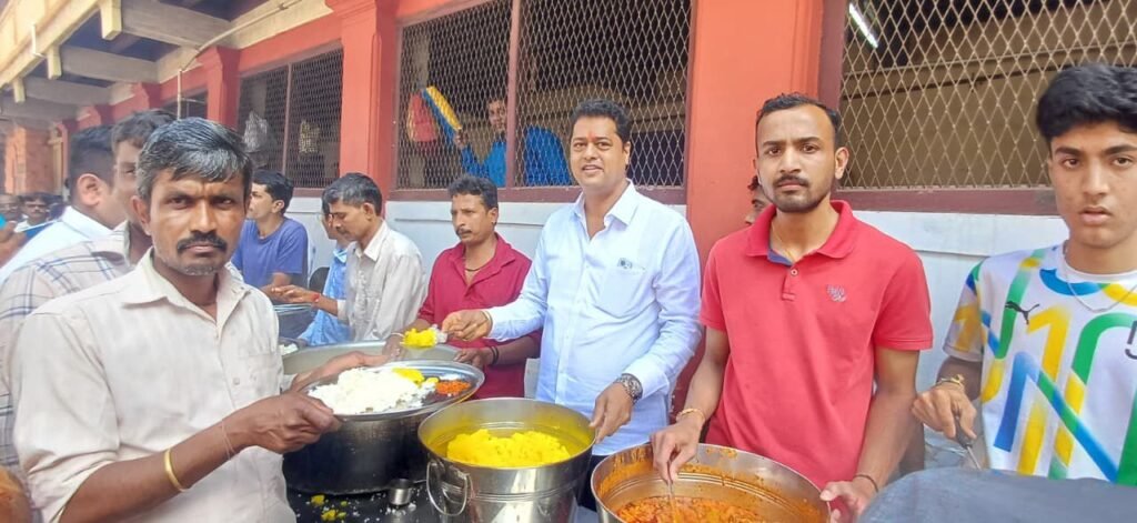Belagavi Ganesh Utsav: BJP Leader Kiran Jadhav Visits Public Pandals, Seeks Peace and Prosperity for Citizens