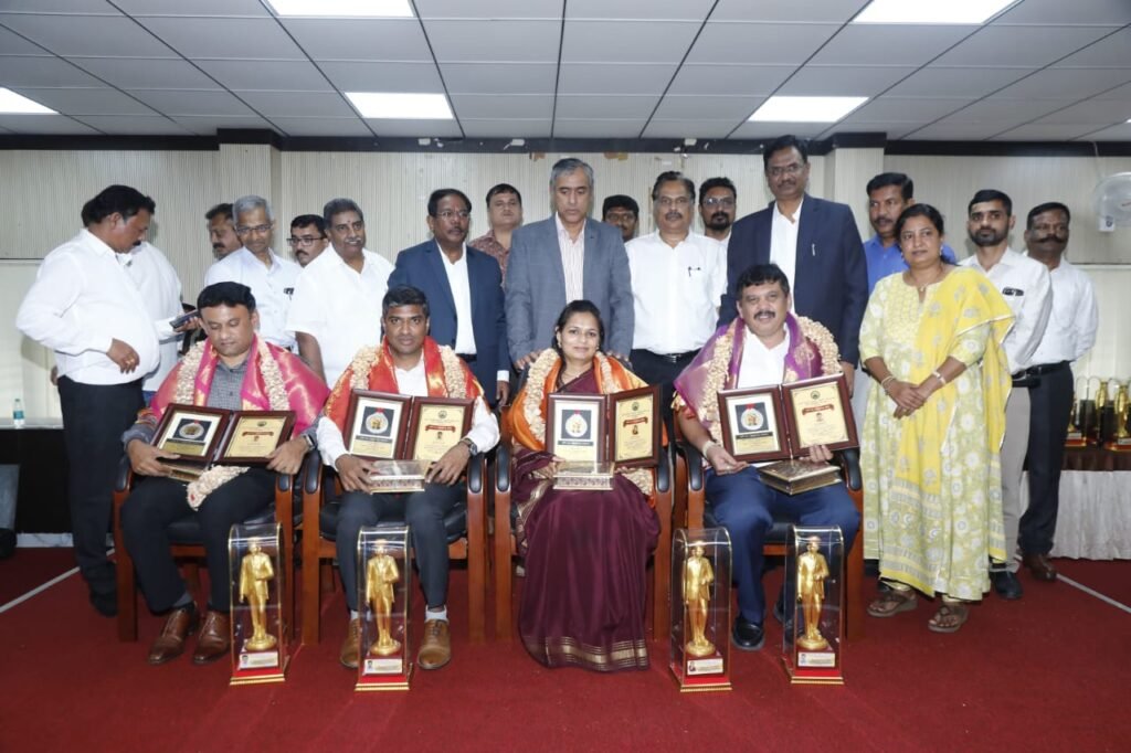 Engineers’ Day 2025: Maheshwar Rao Says Integrity Brings Recognition, Sir M. Vishveshvaraiah Awards Presented in Bengaluru