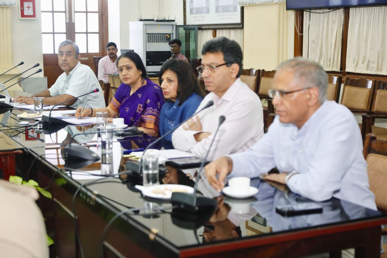 Bengaluru Development Review Meeting: Chief Secretary Shalini Rajneesh Directs Coordination, Focus on Roads, Quality Control, and Traffic Management