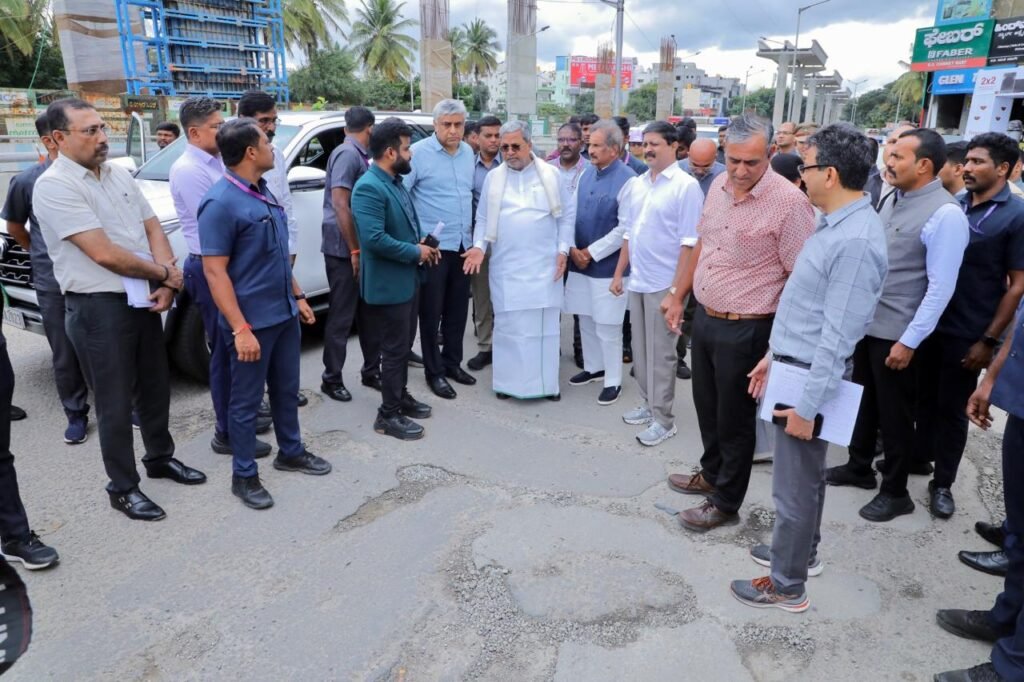 CM Siddaramaiah Pulls Up Bengaluru Civic Officials Over Roadside Waste, Metro Work Negligence During City Rounds 2 CM Siddaramaiah Pulls Up Bengaluru Civic Officials Over Roadside Waste, Metro Work Negligence During City Rounds