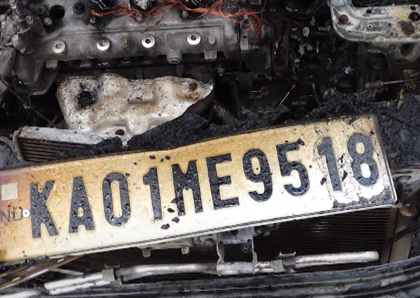 Bengaluru Car Mystery: Vehicle Catches Fire Near CM Siddaramaiah’s Residence, Fake Number Plate Car Seized Near DyCM’s House