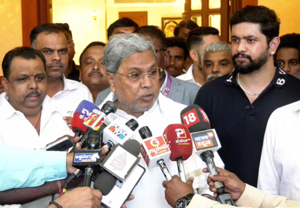 CM Siddaramaiah Warns Civic Commissioners and Engineers of Direct Action Over Recurring Potholes, Debris and Poor Road Maintenance