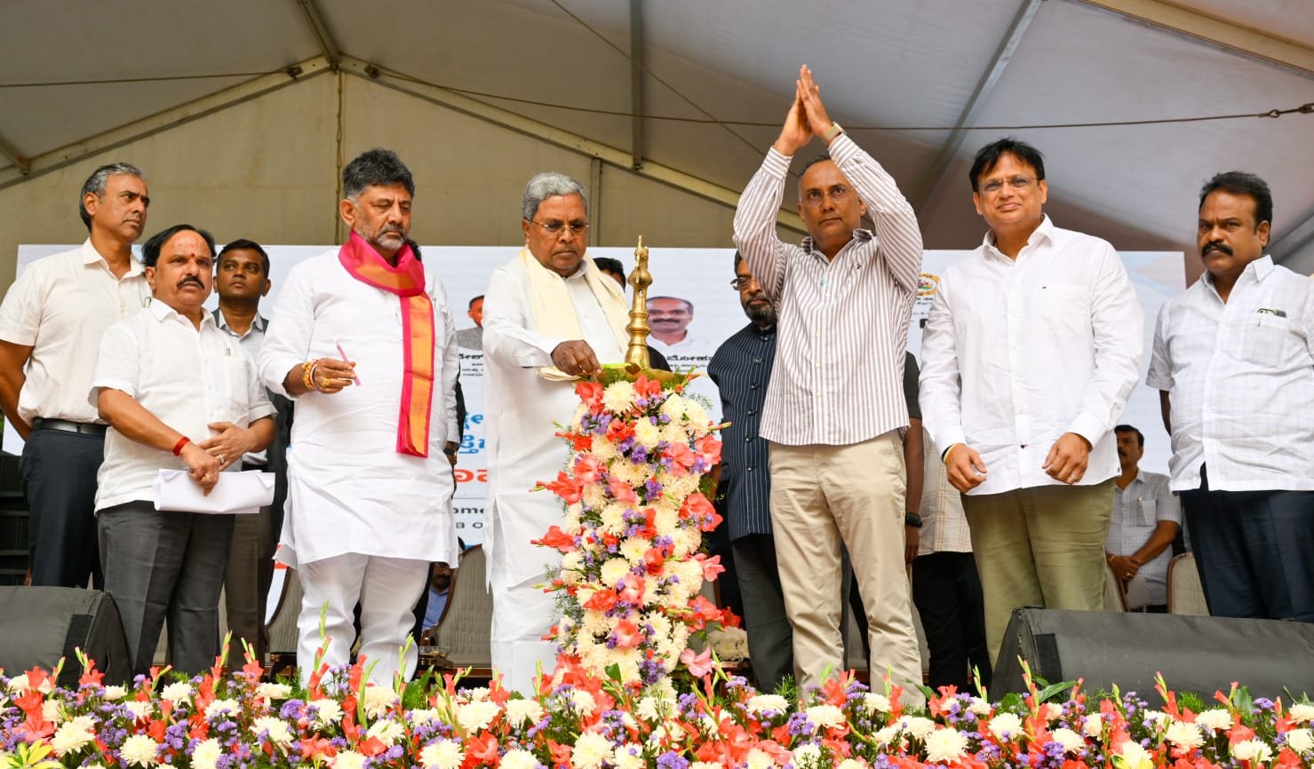 Siddaramaiah, Tejasvi Surya, Amavasye Surya, BBMP roads, potholes, Maheshwar Rao, Congress campaign, GBA elections, Bengaluru development, Modi government, GST loss, Karnataka funding, BJP criticism, Gandhinagar project, Chickpet modernization, Siddaramaiah, Tejasvi Surya, Amavasye Surya, Bengaluru roads, pothole order, Maheshwar Rao, BBMP, GBA elections, Congress campaign, Karnataka politics, Modi government, GST loss, Metro funding, BJP criticism