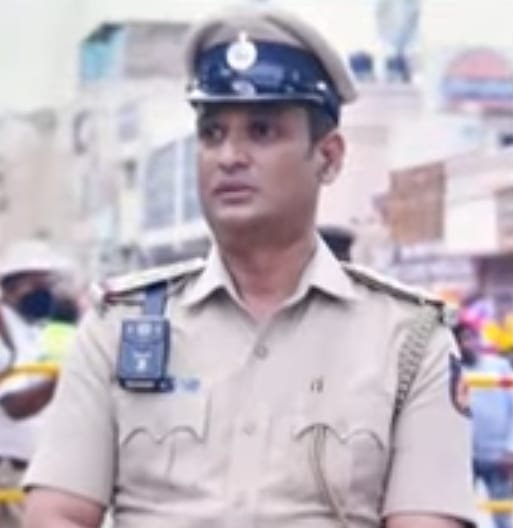 Bengaluru DJ Halli Police Inspector Sunil Suspended Over Sexual Assault Allegation; Commissioner Seemanth Kumar Singh Orders Probe 12 Bengaluru DJ Halli Police Inspector Sunil Suspended Over Sexual Assault Allegation; Commissioner Seemanth Kumar Singh Orders Probe