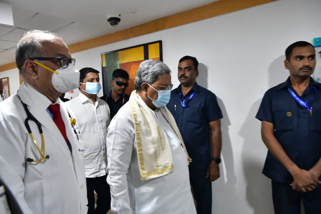 Karnataka Governor Thaawarchand Gehlot Hospitalized with Fever and Back Pain, CM Siddaramaiah Visits Manipal Hospital 1 Karnataka Governor Thaawarchand Gehlot Hospitalized with Fever and Back Pain, CM Siddaramaiah Visits Manipal Hospital